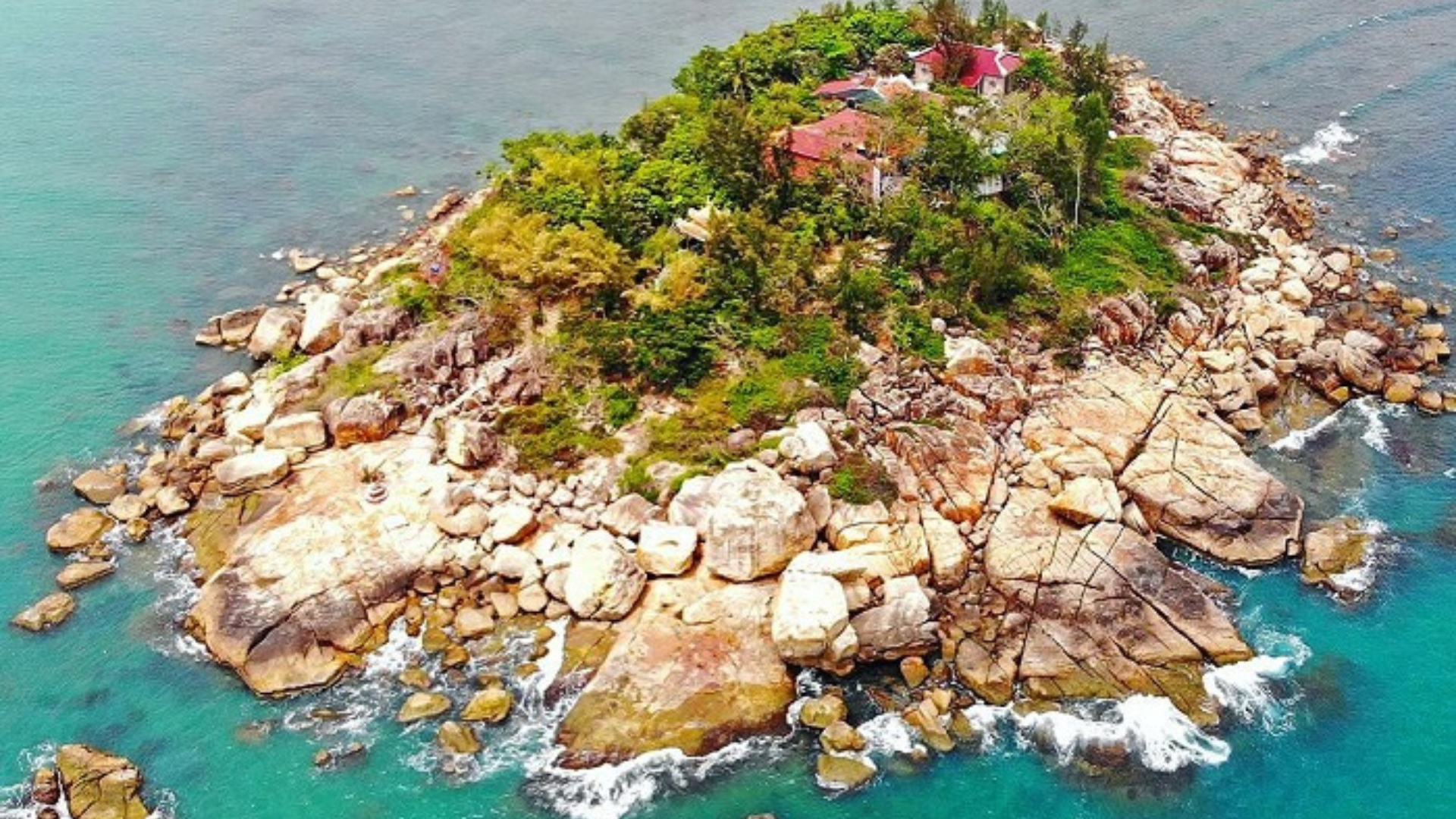 A Serene Island Escape in Nha Trang Vietnam (1)