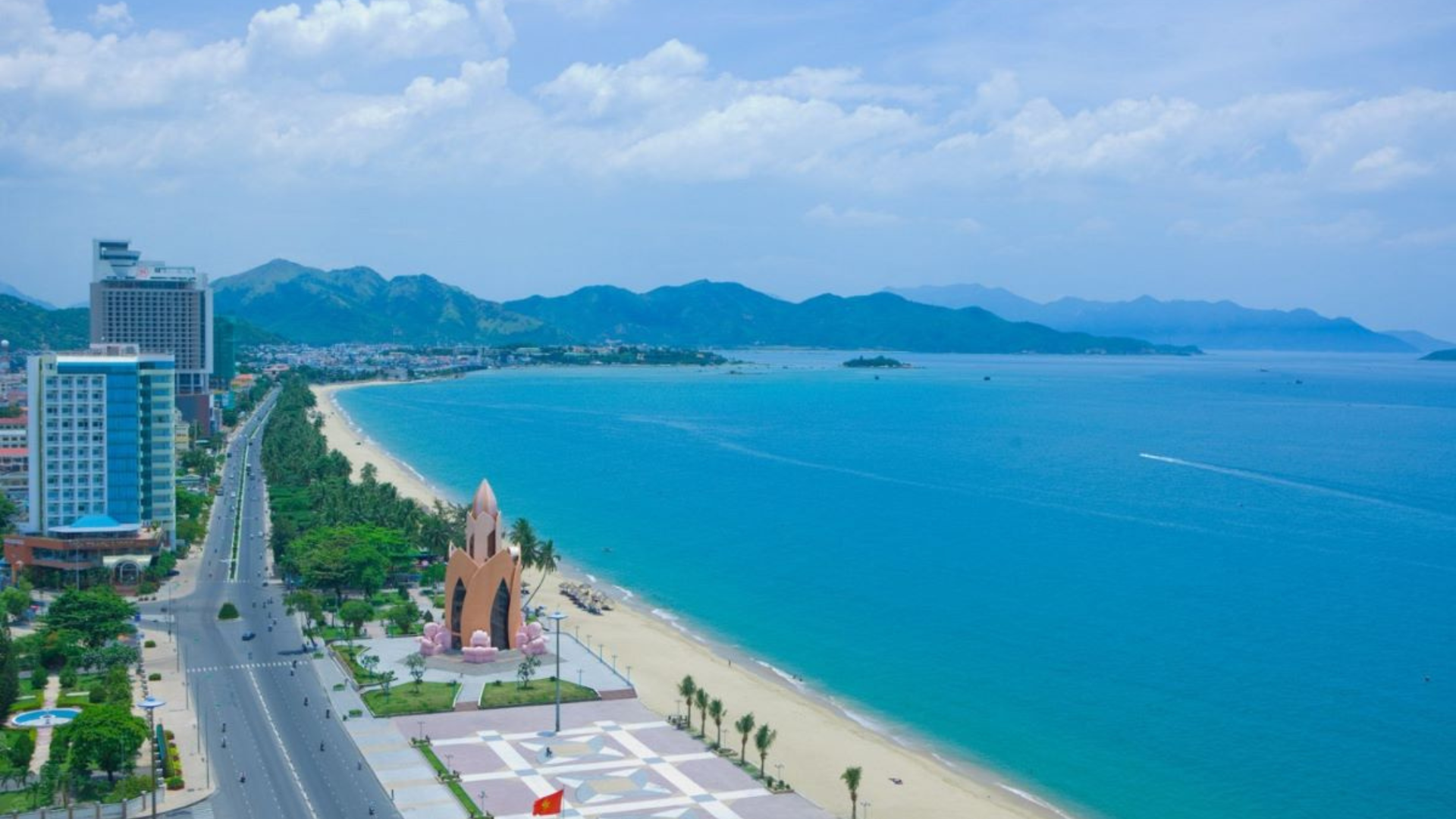 Trần Phú Beach Nha Trang Vietnam White Sand Coastline (1)