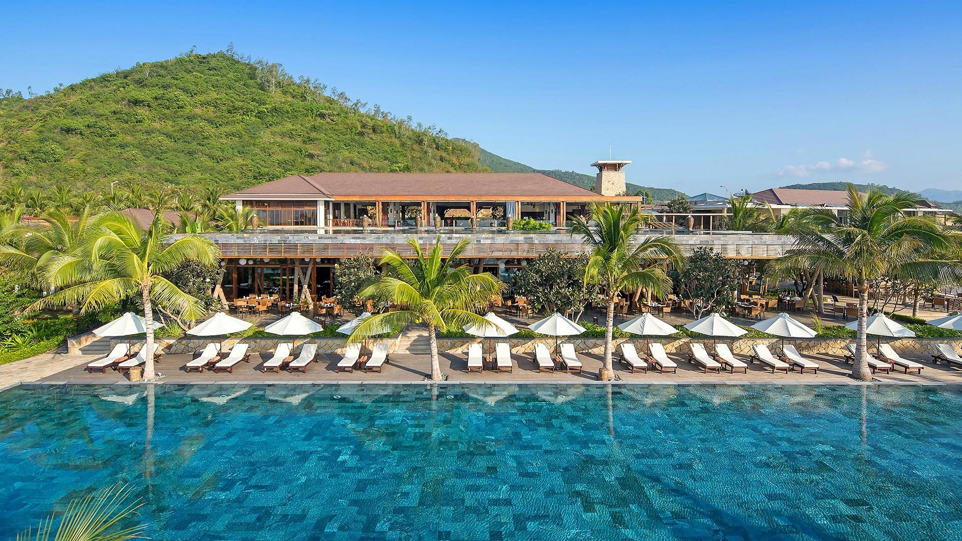 Amiana Resort Nha Trang with Infinity Pools (1)